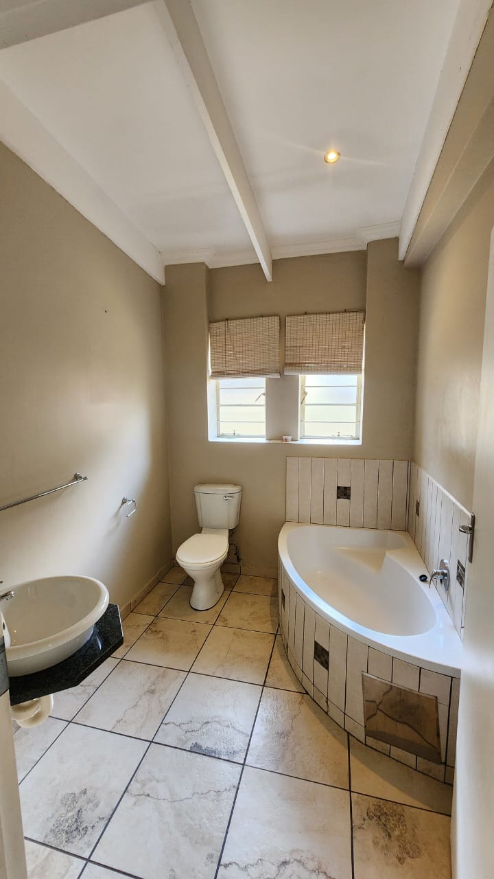 To Let 3 Bedroom Property for Rent in Waterval East North West
